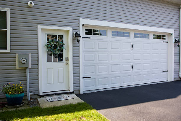 24/7 Emergency Garage Door Roller Replacement experts in Santa Clarita, CA